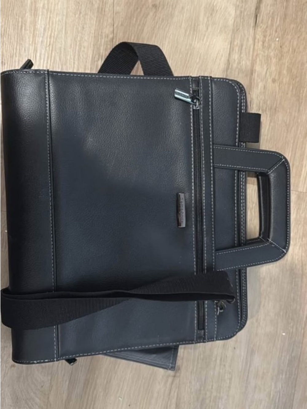 Samsonite Black Laptop Briefcase with Shoulder Strap